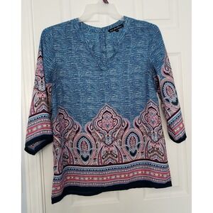 Ava Christine Womans blouse Size Medium